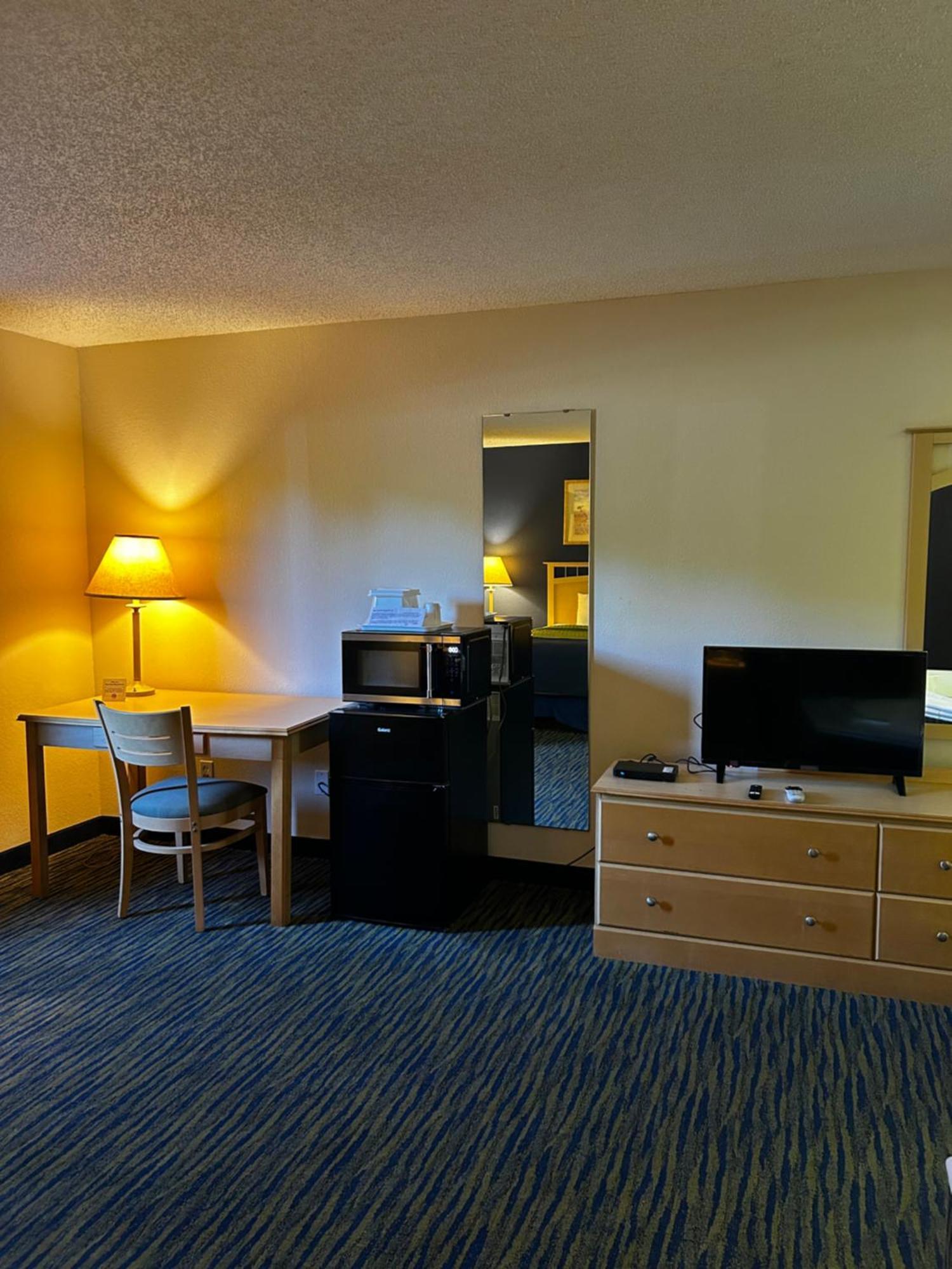 Ameristay Inn & Suites Waverly Eksteriør bilde