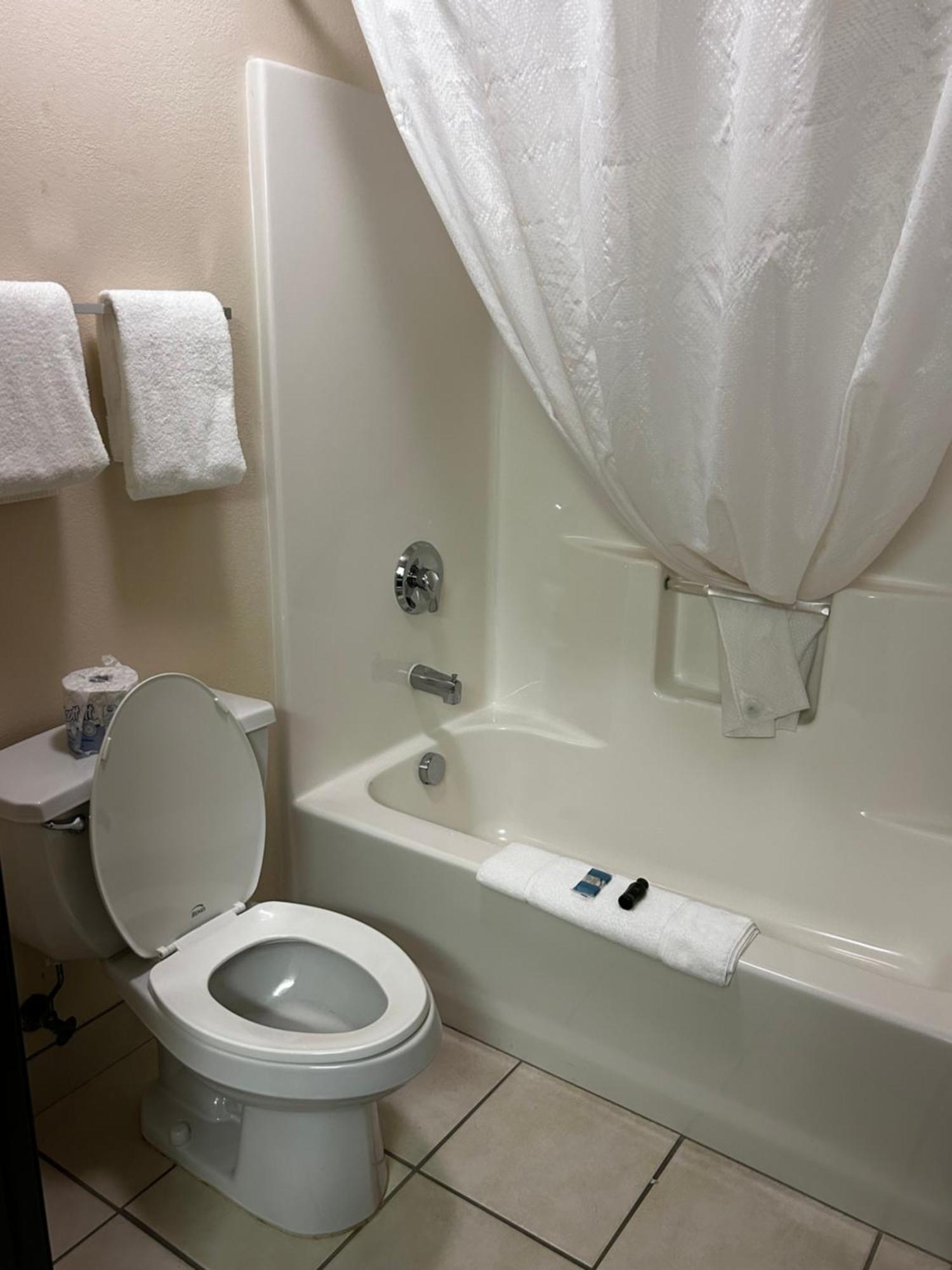 Ameristay Inn & Suites Waverly Eksteriør bilde